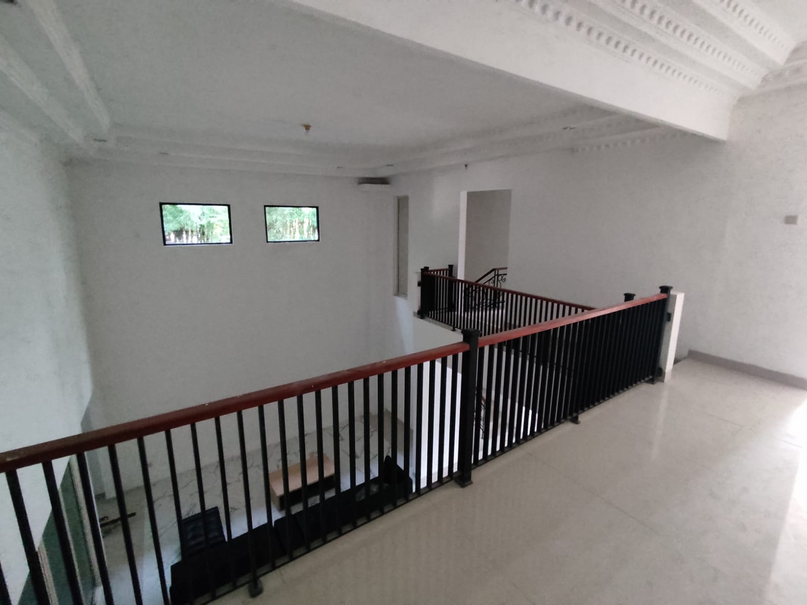 Rumah Disewakan Semi Furnished di Cluster Oakwood Lippo Cikarang